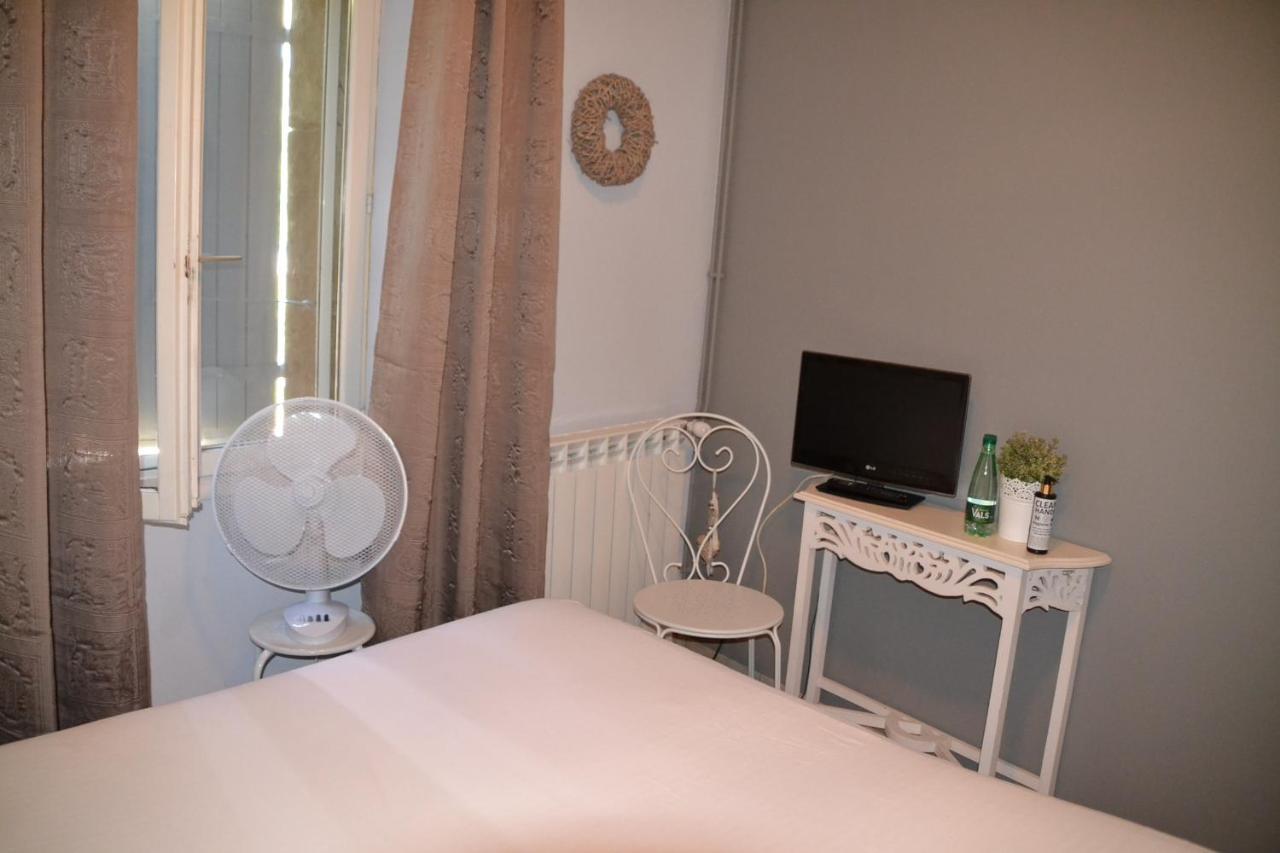 Bed and Breakfast Maison Sous Le Pont Meyras Zewnętrze zdjęcie